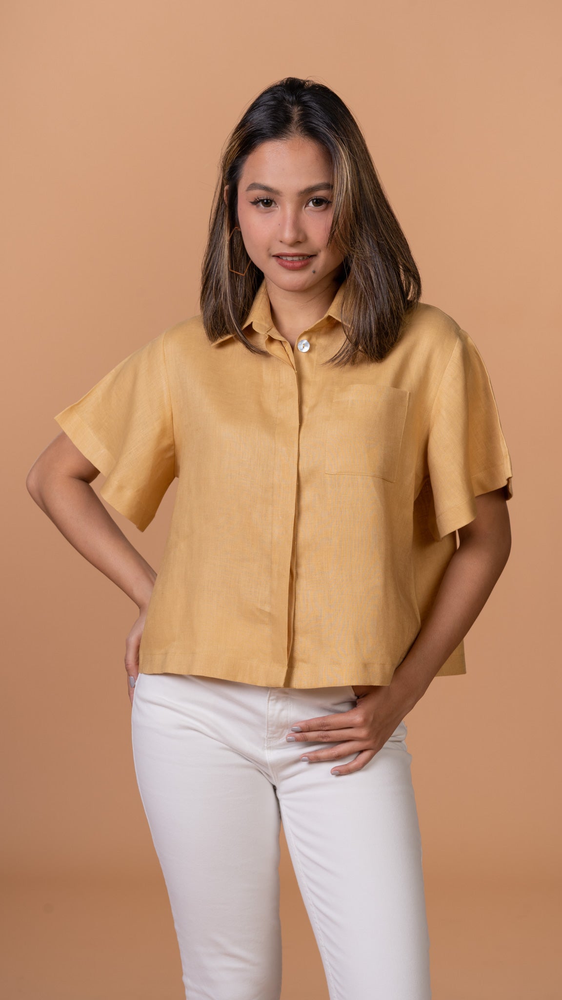 Lily in Pale Yellow