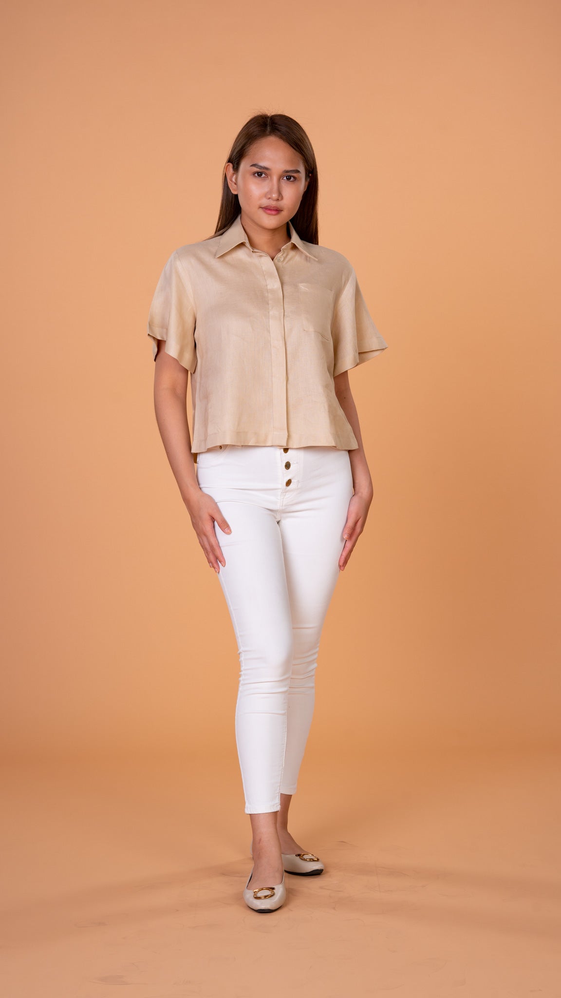 Lily in Beige